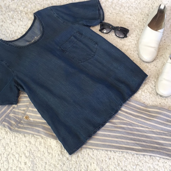 GAP Denim Look Tencel Short Sleeve Top - Picture 7 of 16